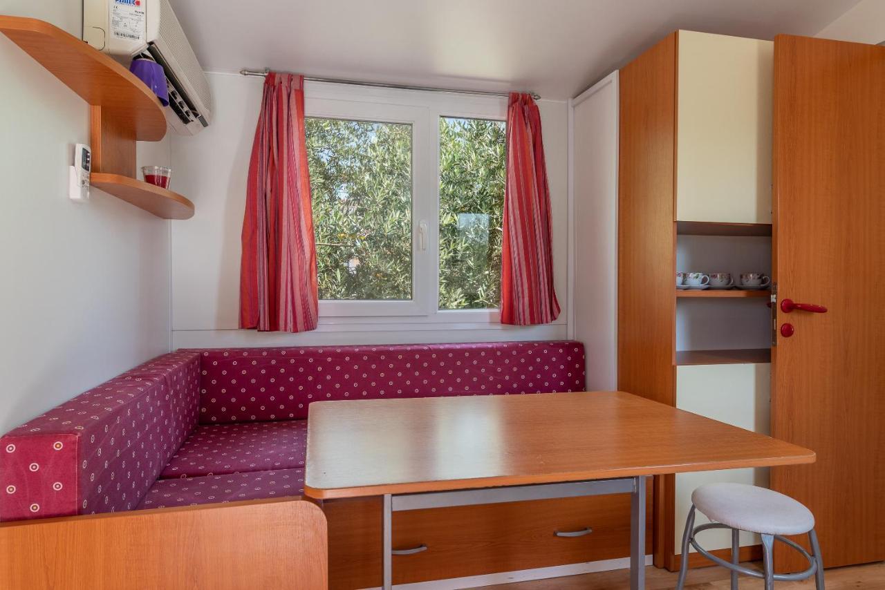 'Olive Grove' Camping House-Near The Beach Divulje エクステリア 写真